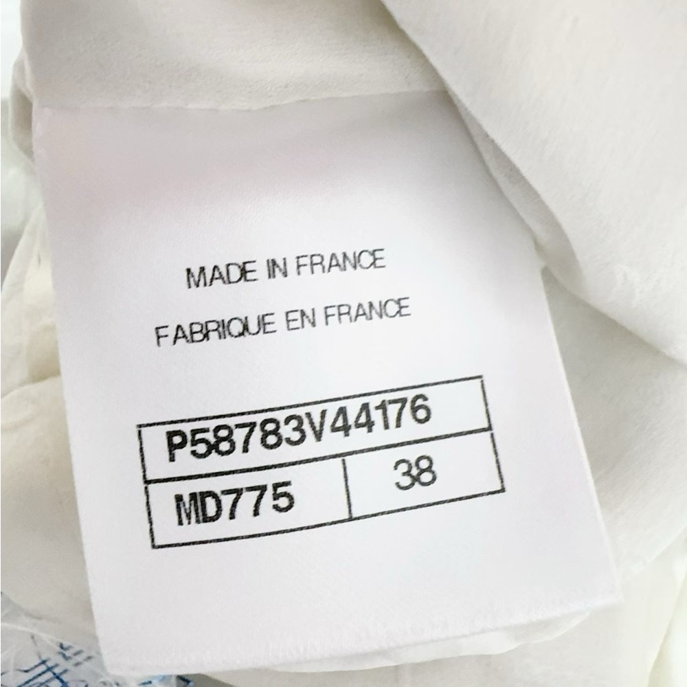 Authentic CHANEL White Textured Fabric - Picture 5 of 7
